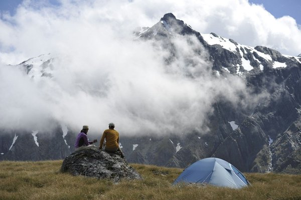 Comment choisir une tente pour un camping en région venteuse en bord de mer?