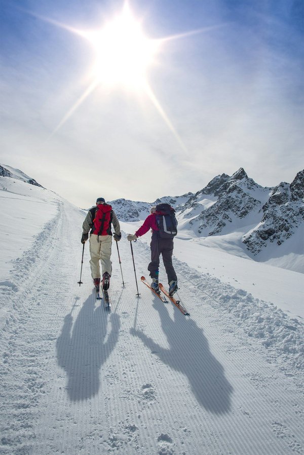 Quels sont les meilleurs itinéraires pour une randonnée dans les montagnes des Apennins, Italie: conseils et équipements?